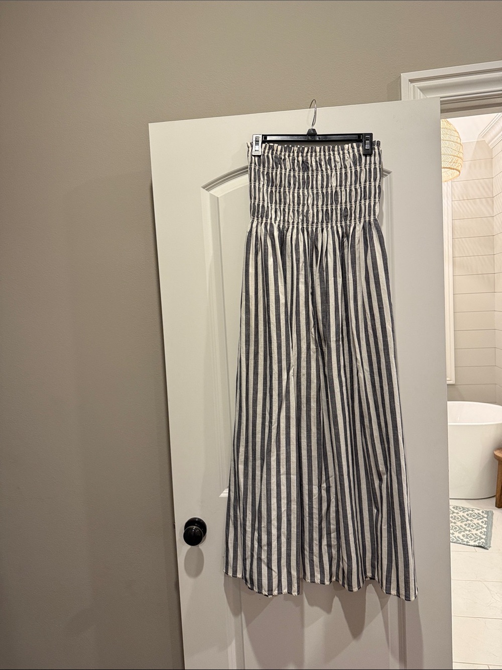 Universal threads xs strapless dress New without tags